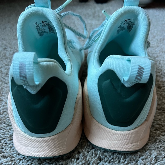 Nike Free Metcon 6 Sz 9
Glacier Blue Washed Coral Vintage Green Metallic Silver - Picture 8 of 8